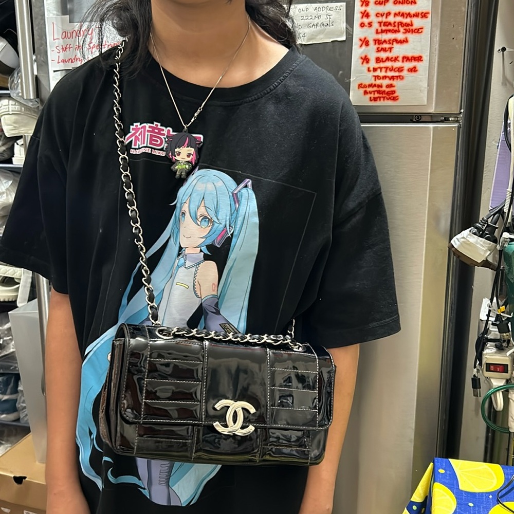 CHANEL patent  horizontal quilted bag(10710359)